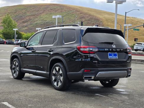 New 2026 Honda Pilot Touring image 6