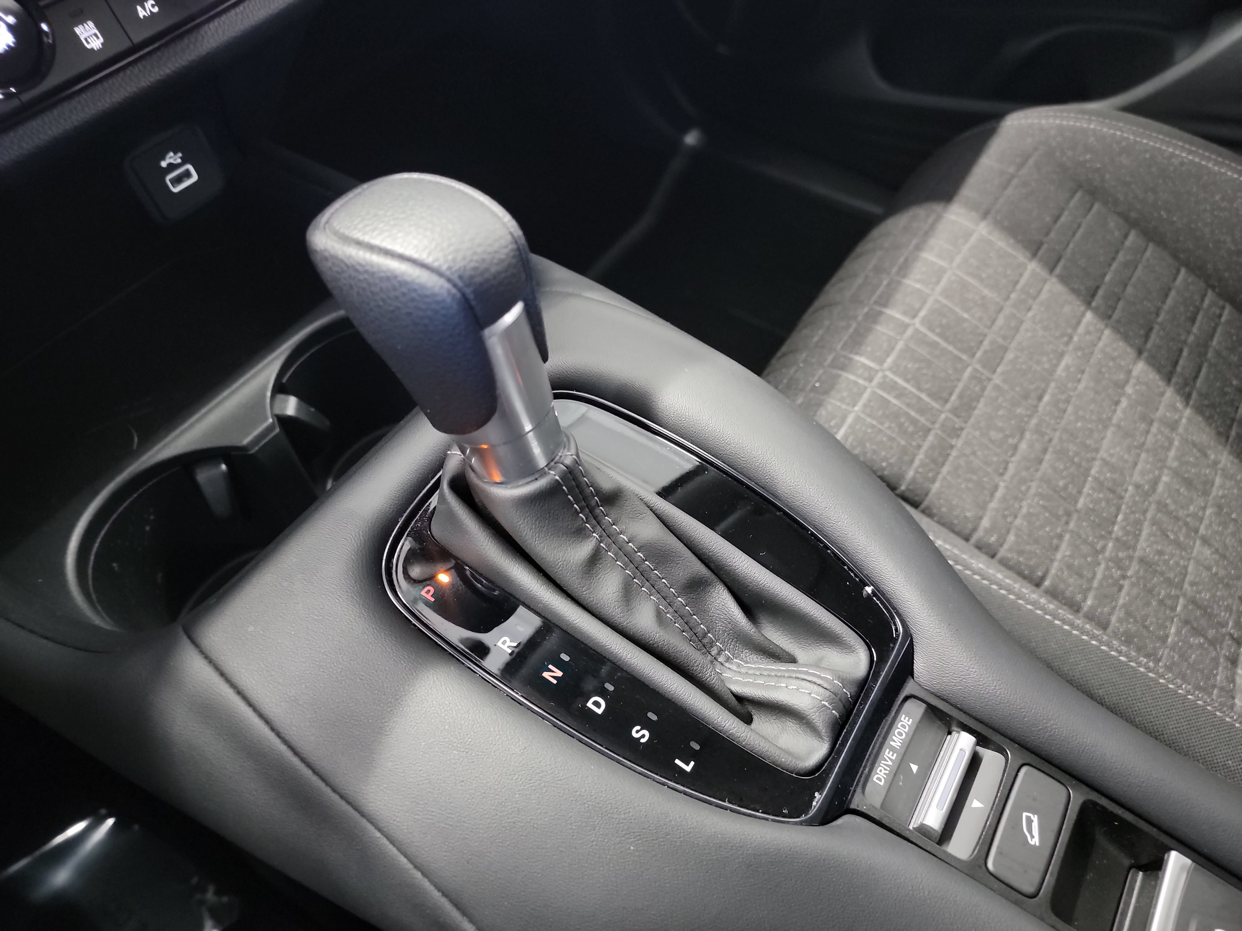 Used 2023 Honda HR-V LX image 26