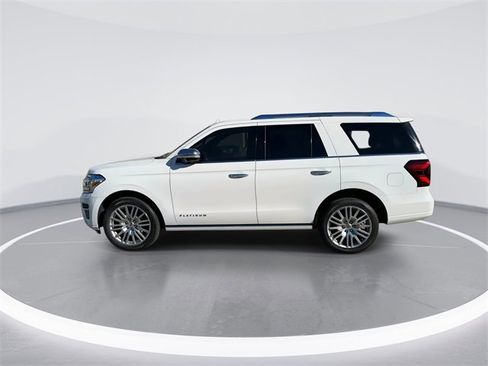 Used 2023 Ford Expedition Platinum image 4