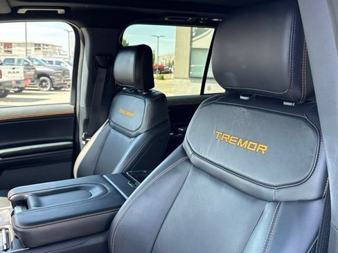 Used 2025 Ford Expedition Tremor AWD/4WD image 21