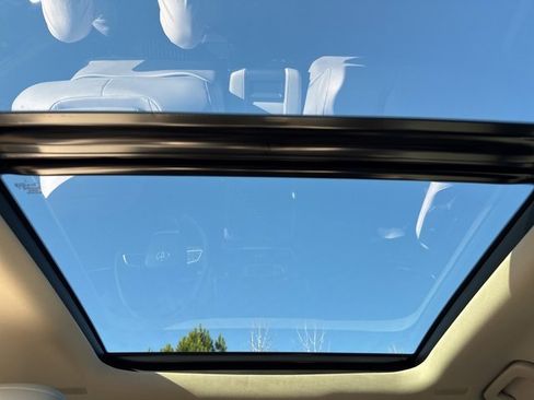 Used 2025 Toyota Grand Highlander AWD image 16