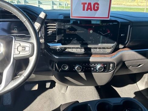 Certified 2024 GMC Sierra 1500 SLT image 18