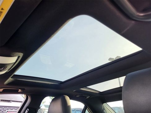 Used 2012 Mercedes-Benz E 550 4MATIC Sedan image 32