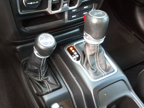Used 2023 Jeep Wrangler Sahara AWD/4WD image 30
