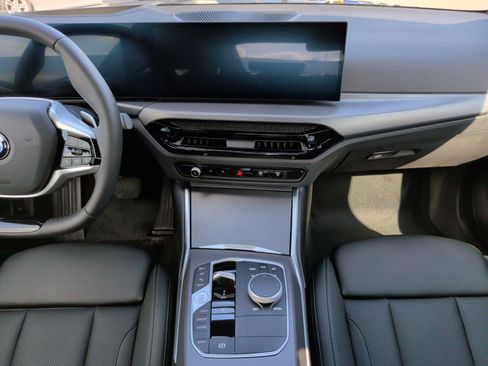 Certified 2025 BMW 230i Coupe RWD image 33