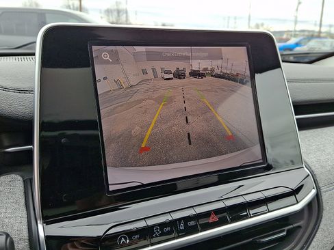 Used 2022 Jeep Compass Latitude w/ Sun and Sound Group image 20