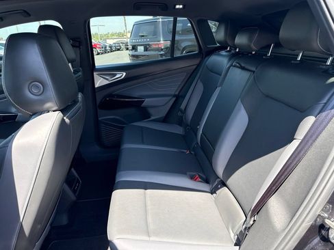 Used 2023 Volkswagen ID.4 Pro S RWD image 16
