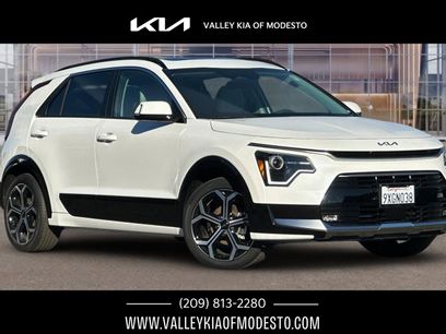 Used 2025 Kia Niro EX Touring