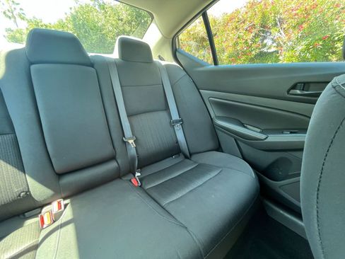Used 2025 Nissan Altima 2.5 SV FWD image 37