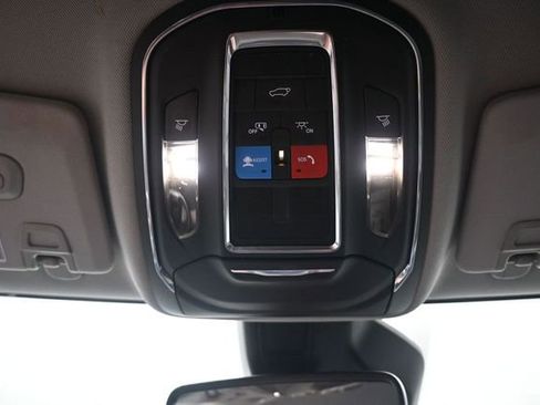 Used 2023 Jeep Grand Cherokee Limited AWD/4WD image 19