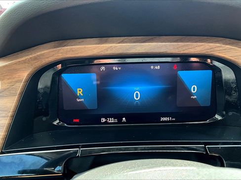 Used 2024 Volkswagen Atlas SE image 24