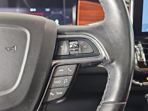 Used 2021 Lincoln Navigator Reserve w/ Luxury Package RWD image 18