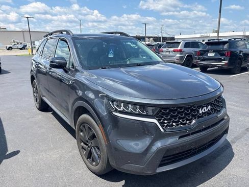Used 2022 Kia Sorento S w/ Panoramic Sunroof Package AWD/4WD image 2