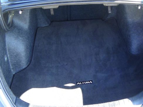 Used 2025 Nissan Altima 2.5 SV FWD image 10