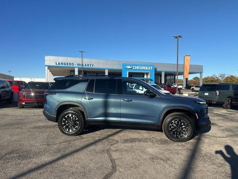 New 2026 Chevrolet Traverse Z71 image 2