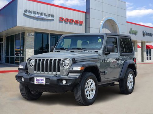 Used 2023 Jeep Wrangler Sport AWD/4WD image 2