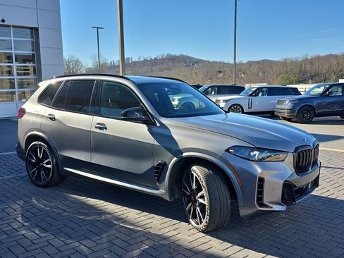 Used 2024 BMW X5 M60i w/ Executive Package image 3