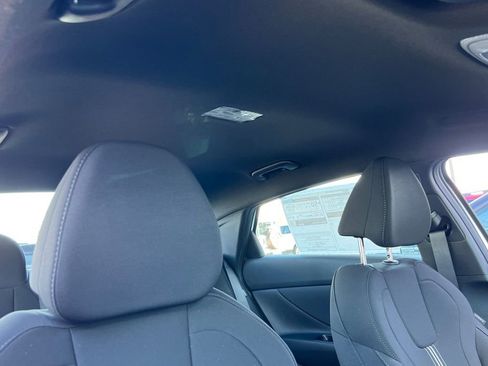 New 2025 Hyundai Elantra SEL image 14