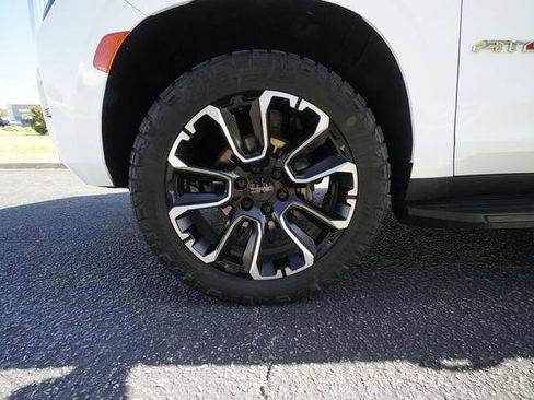 Used 2024 GMC Yukon AT4 w/ Technology Package image 41