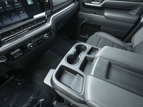 Used 2025 Chevrolet Silverado 2500 LT w/ Convenience Package image 10