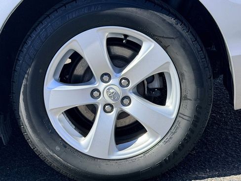 Used 2012 Toyota Sienna LE image 42