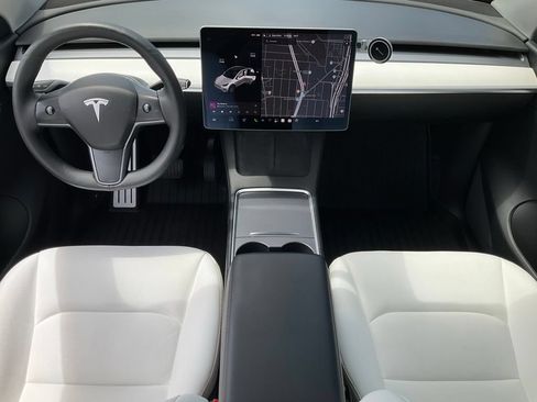 Used 2021 Tesla Model Y Long Range AWD/4WD image 41