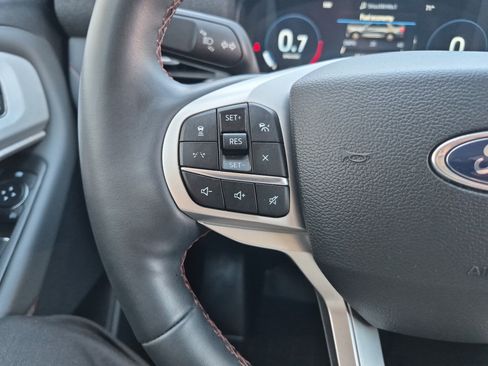 Used 2025 Ford Explorer Active image 26