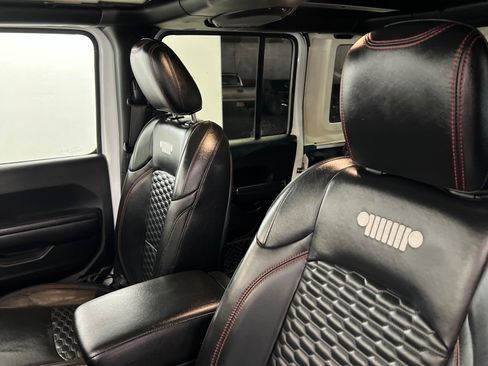 Used 2021 Jeep Wrangler Unlimited Rubicon AWD/4WD image 16