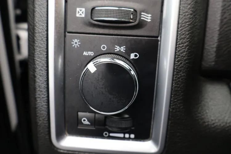 Used 2022 RAM 1500 Classic SLT w/ Electronics Group AWD/4WD image 23