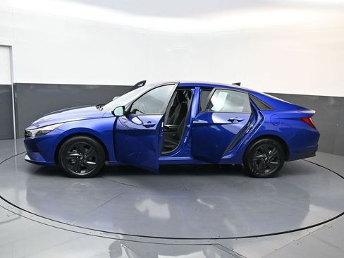 Certified 2023 Hyundai Elantra SEL image 30