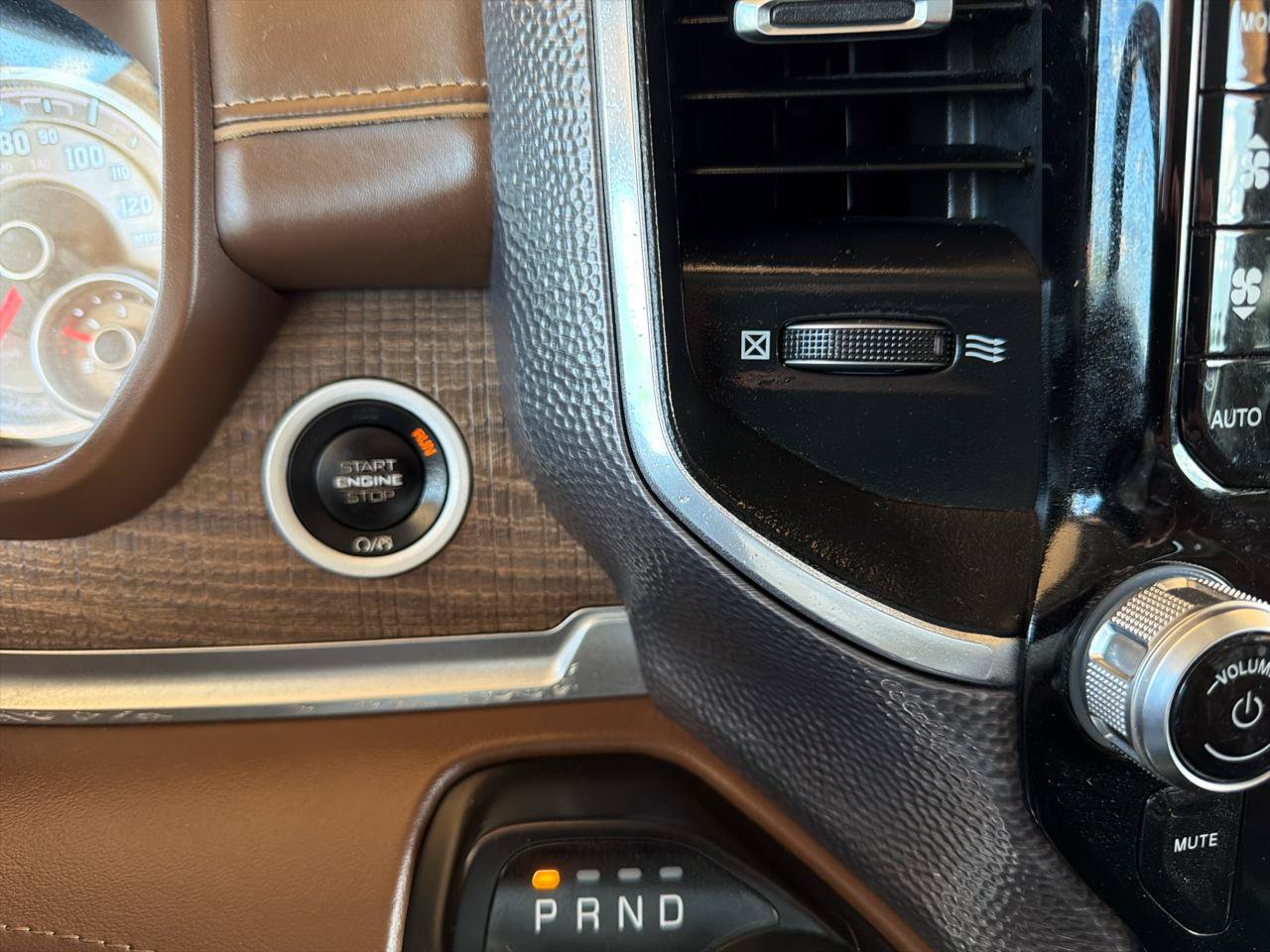 Used 2021 RAM 1500 Limited AWD/4WD image 30