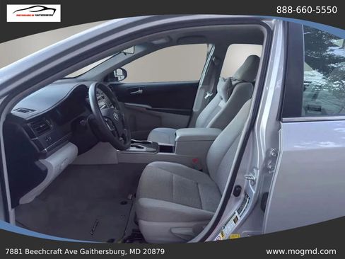 Used 2012 Toyota Camry LE FWD image 17