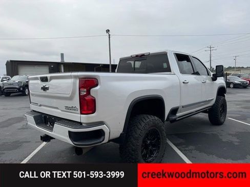 Used 2024 Chevrolet Silverado 2500 High Country w/ High Country Premium Package image 3