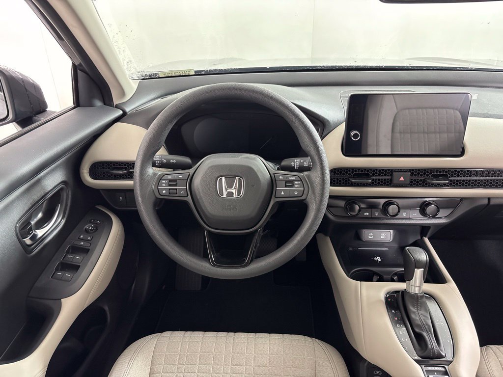 Used 2027 Honda HR-V LX image 2