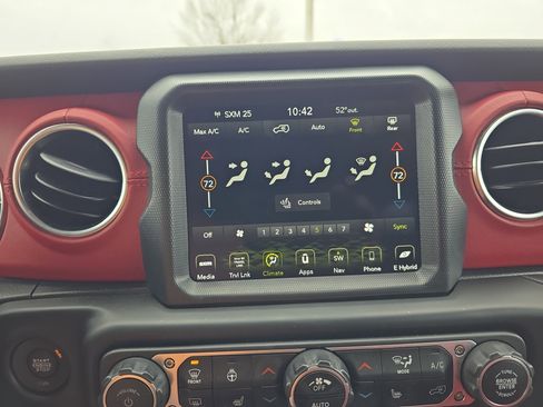 Used 2023 Jeep Wrangler Unlimited Rubicon 4xe AWD/4WD image 26