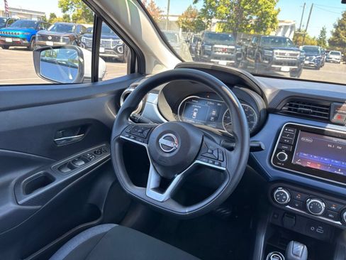 Used 2025 Nissan Versa SV FWD image 32