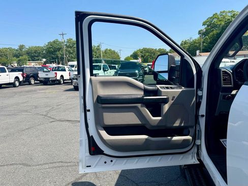 Used 2019 Ford F250 XL w/ Power Equipment Group AWD/4WD image 12