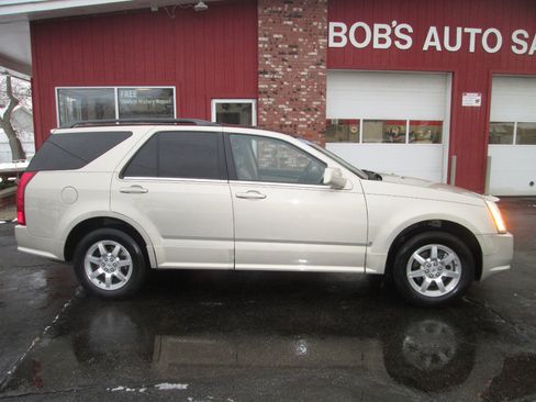 Used 2009 Cadillac SRX AWD w/ Third Row Seating Package image 5