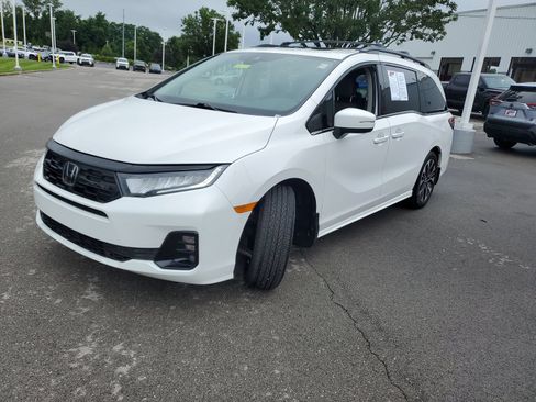 Used 2026 Honda Odyssey Elite image 2
