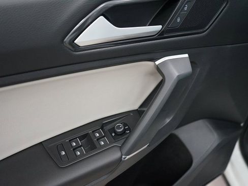 Used 2018 Volkswagen Tiguan SE image 22