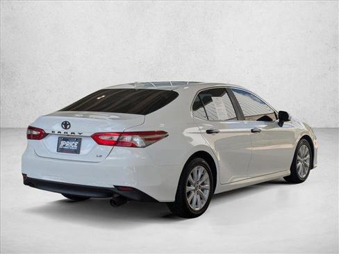 Used 2019 Toyota Camry LE FWD image 5