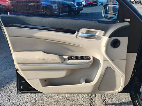 Used 2012 Chrysler 300 Limited image 15