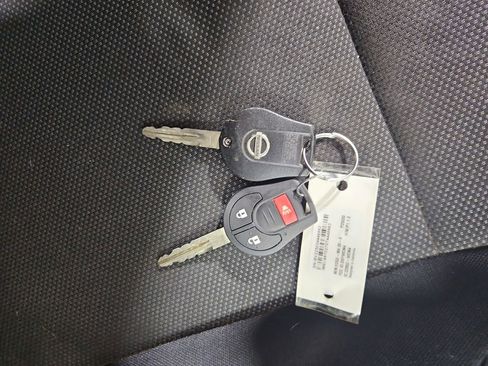 Used 2014 Nissan Juke S image 27