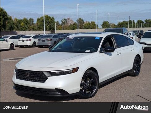 Certified 2025 Honda Accord SE image 1