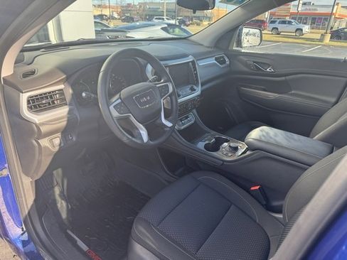 Used 2023 GMC Acadia SLE w/ Driver Convenience Package image 12