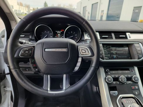 Used 2015 Land Rover Range Rover Evoque Pure Premium AWD/4WD image 9