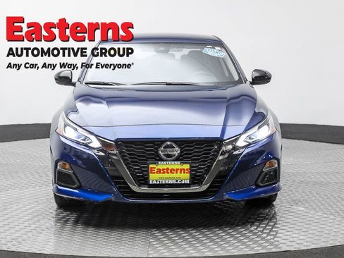 Used 2022 Nissan Altima 2.5 SR image 2