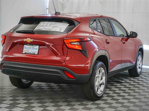 New 2026 Chevrolet Trax LS w/ LS Convenience Package image 8