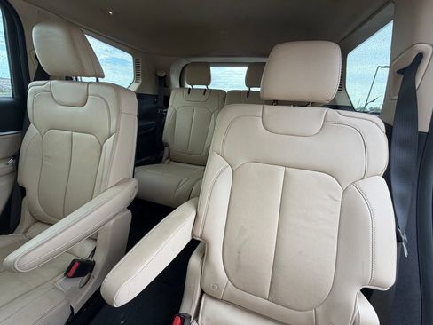 Used 2021 Jeep Grand Cherokee L Limited RWD image 9