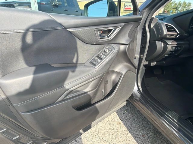 Used 2020 Subaru Forester Premium AWD/4WD image 19